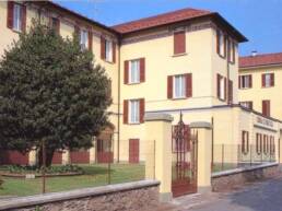 la ex colonia estiva del Comune di Milano a Berzonno di Pogno (NO), ora residenza per anziani “Riccardo Bauer”