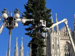 albero di Natale 2023 in piazza Duomo a Milano
